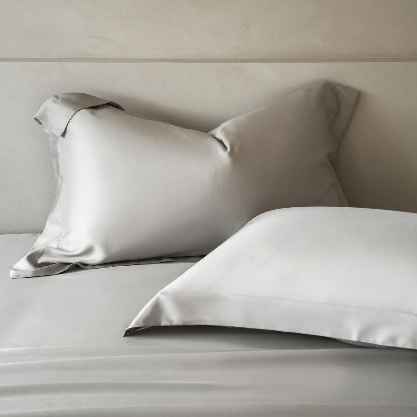 Cooling Tencel Pillowcase Set  - огляд і ціна Silk Pillowcase Set