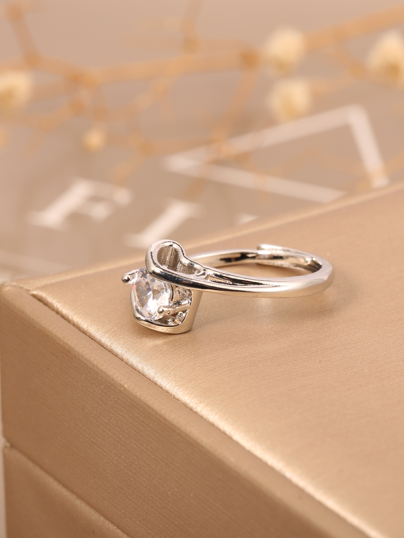 1 Piece of European and Americ - огляд і ціна Luxury Lifestyle Gifts