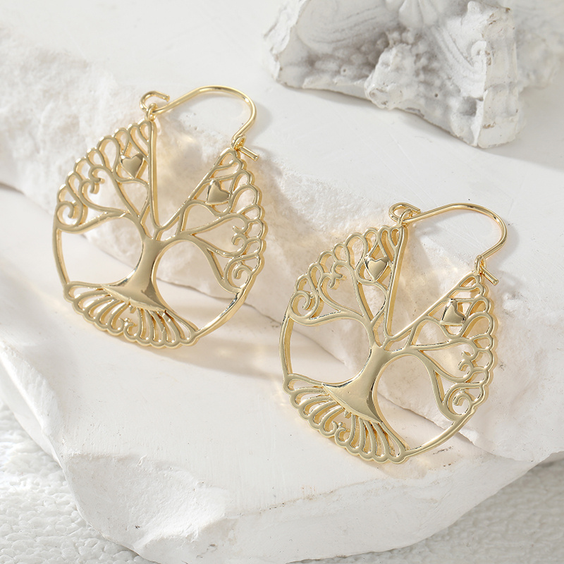 Luxury Retro Style Hollowed Ou - огляд і ціна Luxury Lifestyle Jewelry